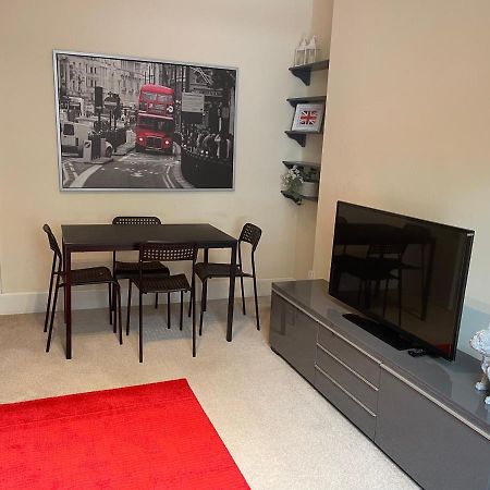 Beautiful 2 Bedroom Apartment- Prime Location, Aberdeen Centre Dış mekan fotoğraf