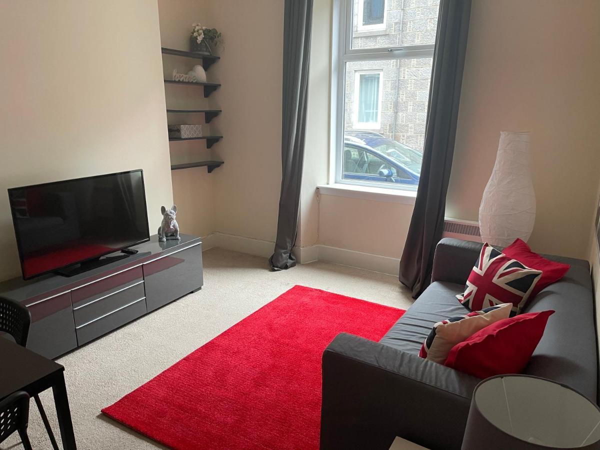 Beautiful 2 Bedroom Apartment- Prime Location, Aberdeen Centre Dış mekan fotoğraf